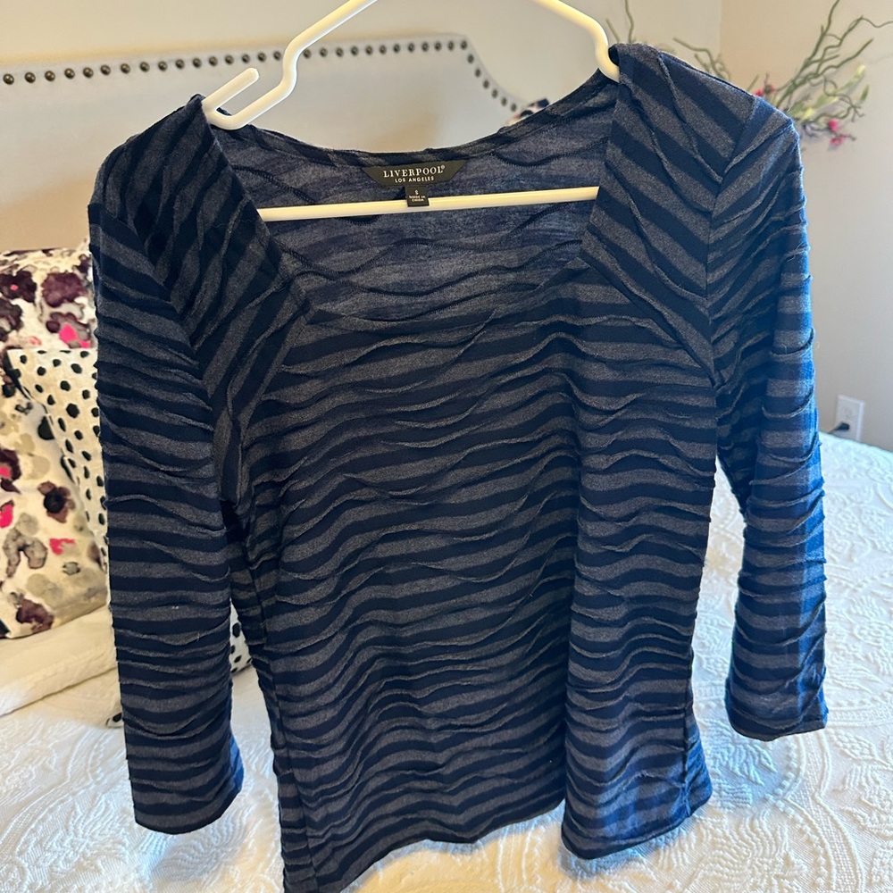 SALE! Liverpool Square Neck 3/4 Sleeve Knit Top in Navy Space Dye Stripe Size S - Picture 3 of 7